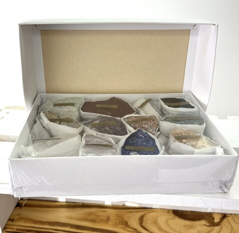 Geschenkdoos met 12 Edelstenen