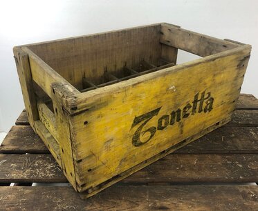 Houten brocante Flessenkrat - Tonetta Houten brocante Flessenkrat - Tonetta