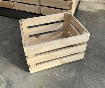 Houten fruitkistje nieuw drie planks (4cm) L40cm xB30cm xH25cm Houten fruitkistje nieuw drie planks (4cm) L40cm xB30cm xH25cm