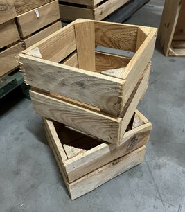 Nieuw houten kistje L22xB20xH16 verweerd 2e keus Nieuw houten kistje L22xB20xH16 verweerd 2e keus